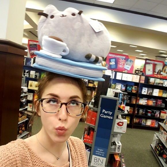 Meet your Posher, Katherine - Picture 2 of 2